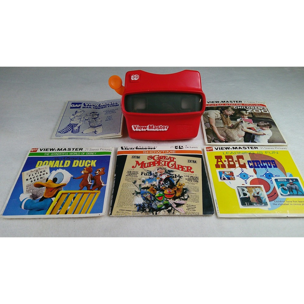 Vintage GAF View-Master Red 3D Viewer with 4 Reel‎ Sets Donald Duck Muppets Zoo